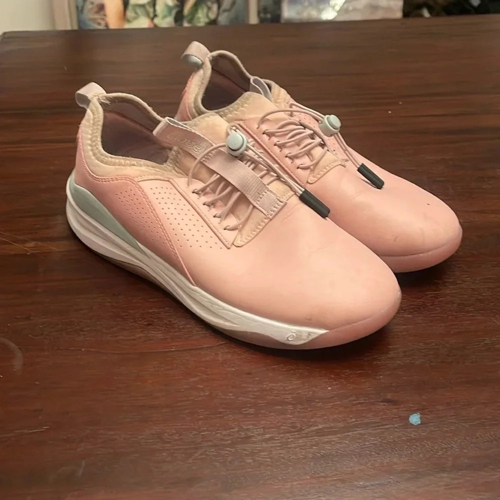 Clove pink women’s comfort shoes size 8